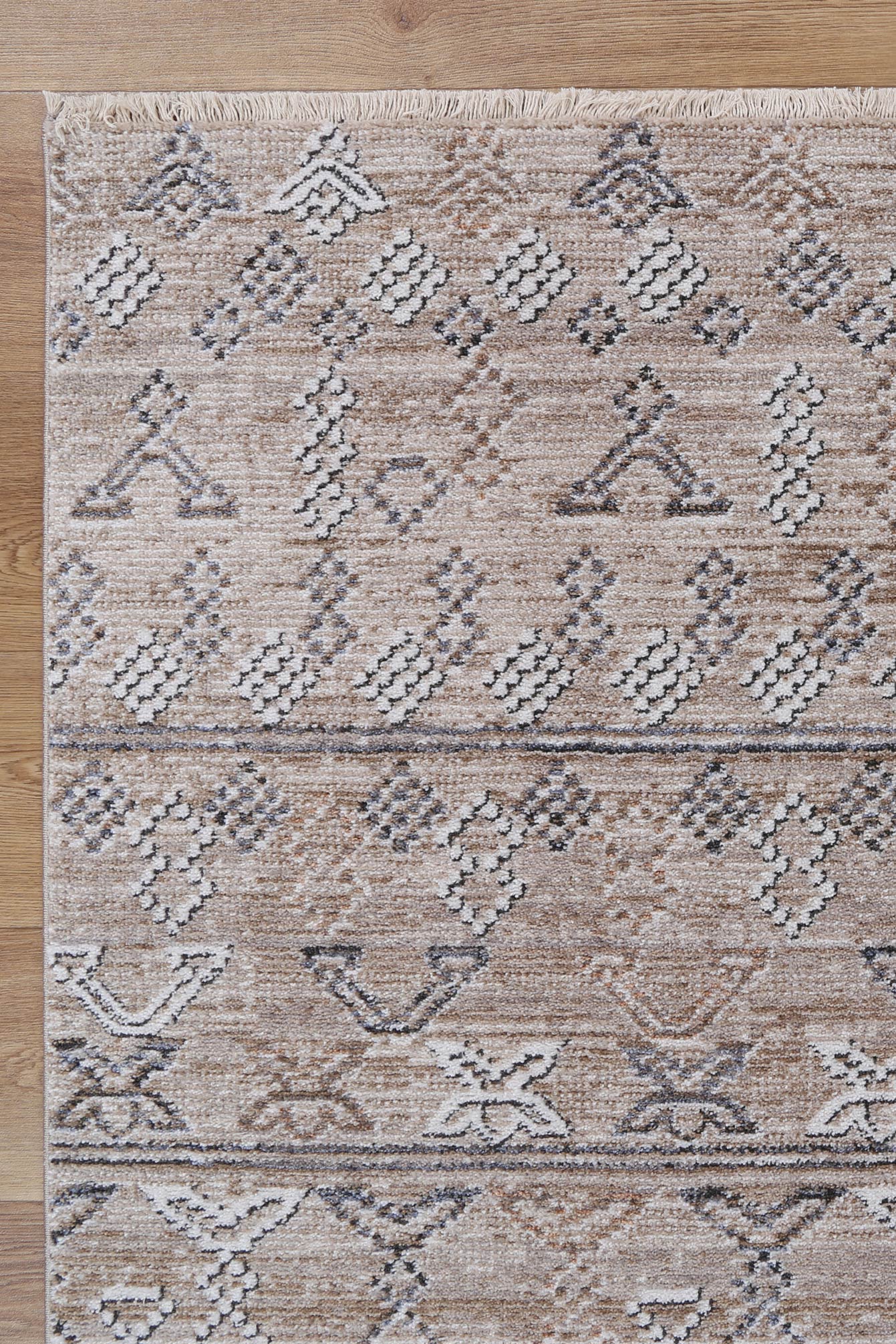 Annapolis Sivas Ash Tribal Soft Rug