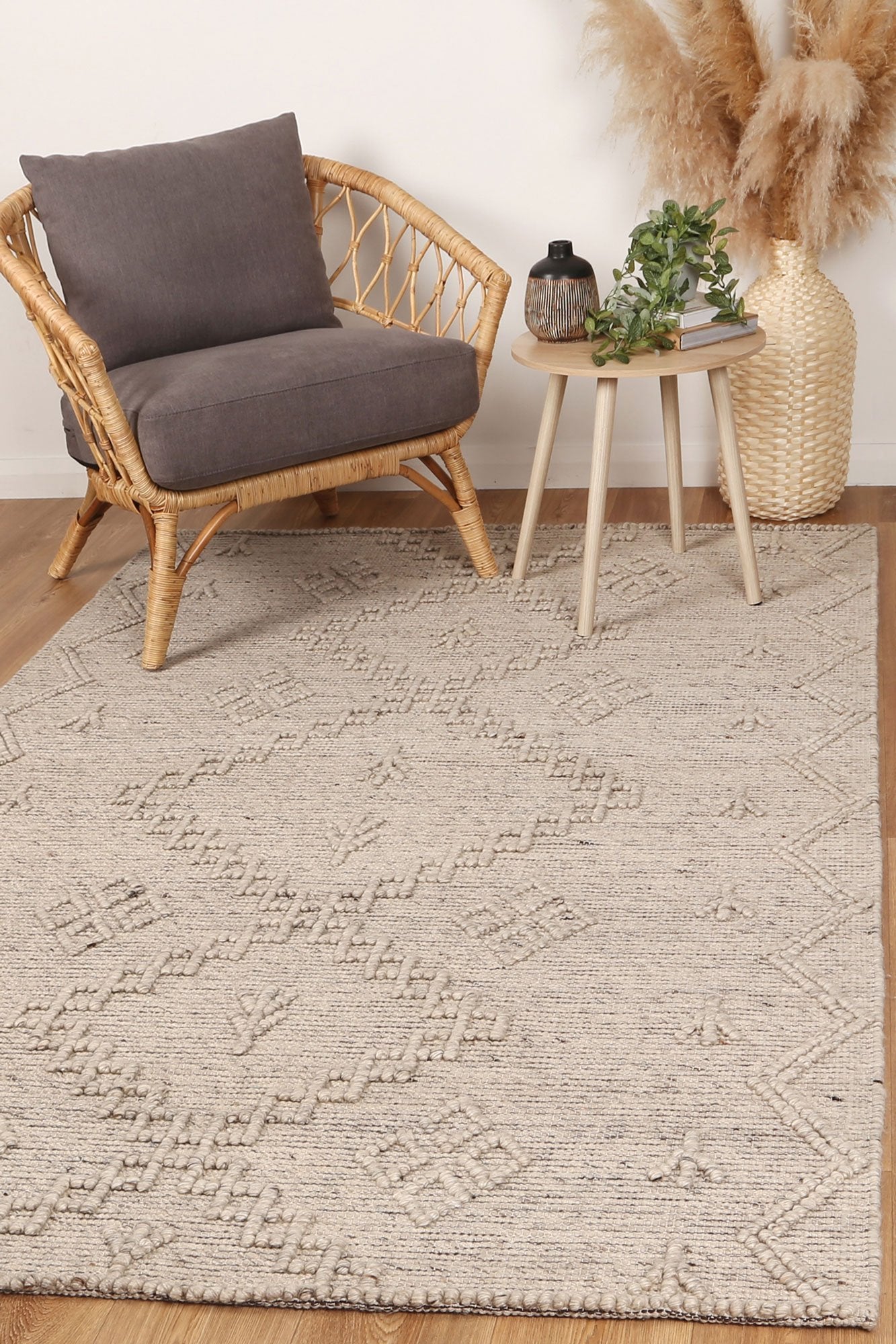 Ash Dipti Hand-Tufted Wool-Blend Rug - Nova Rugs