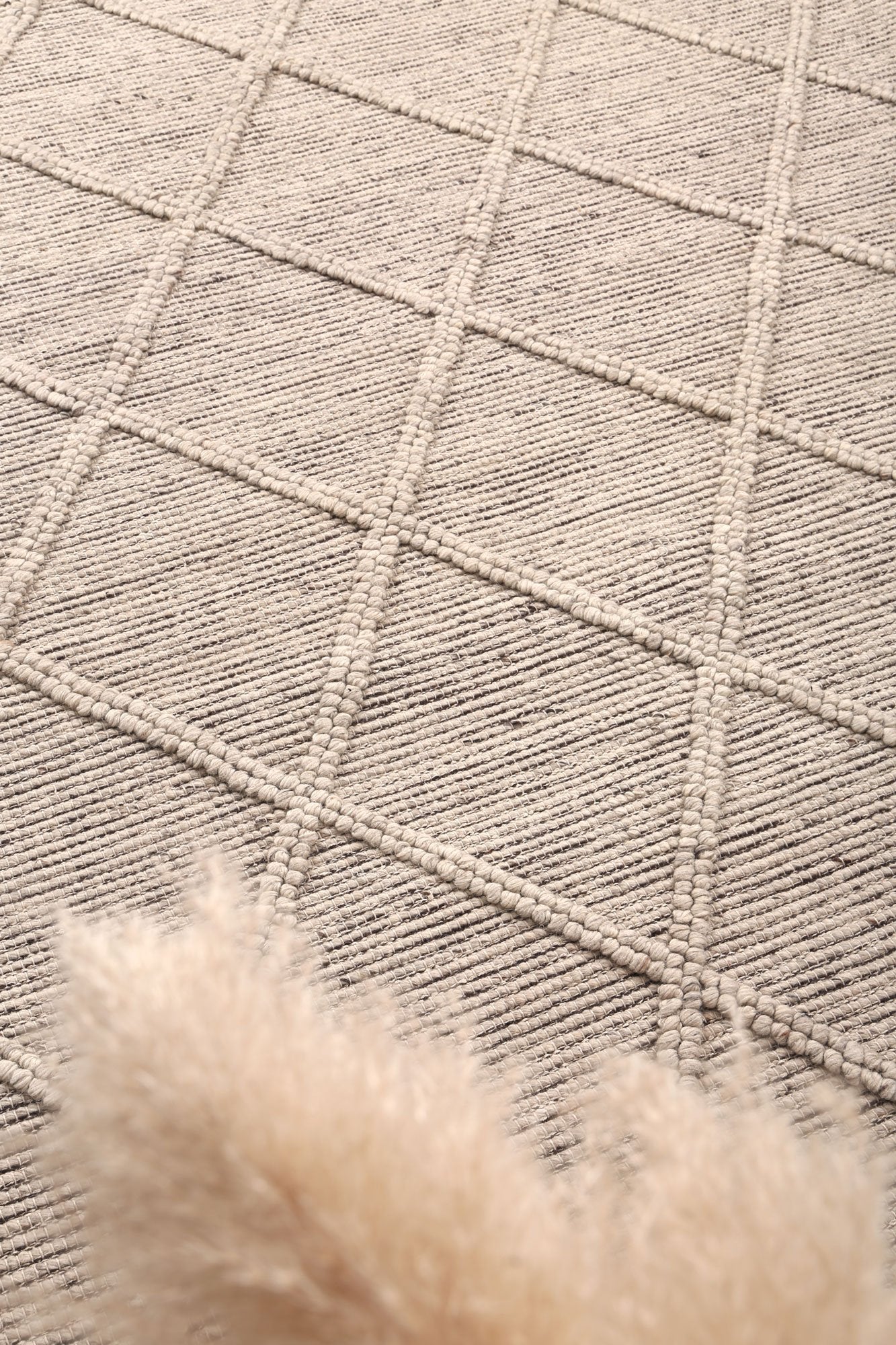 Ash Harsha Hand-Tufted Wool-Blend Rug - Nova Rugs
