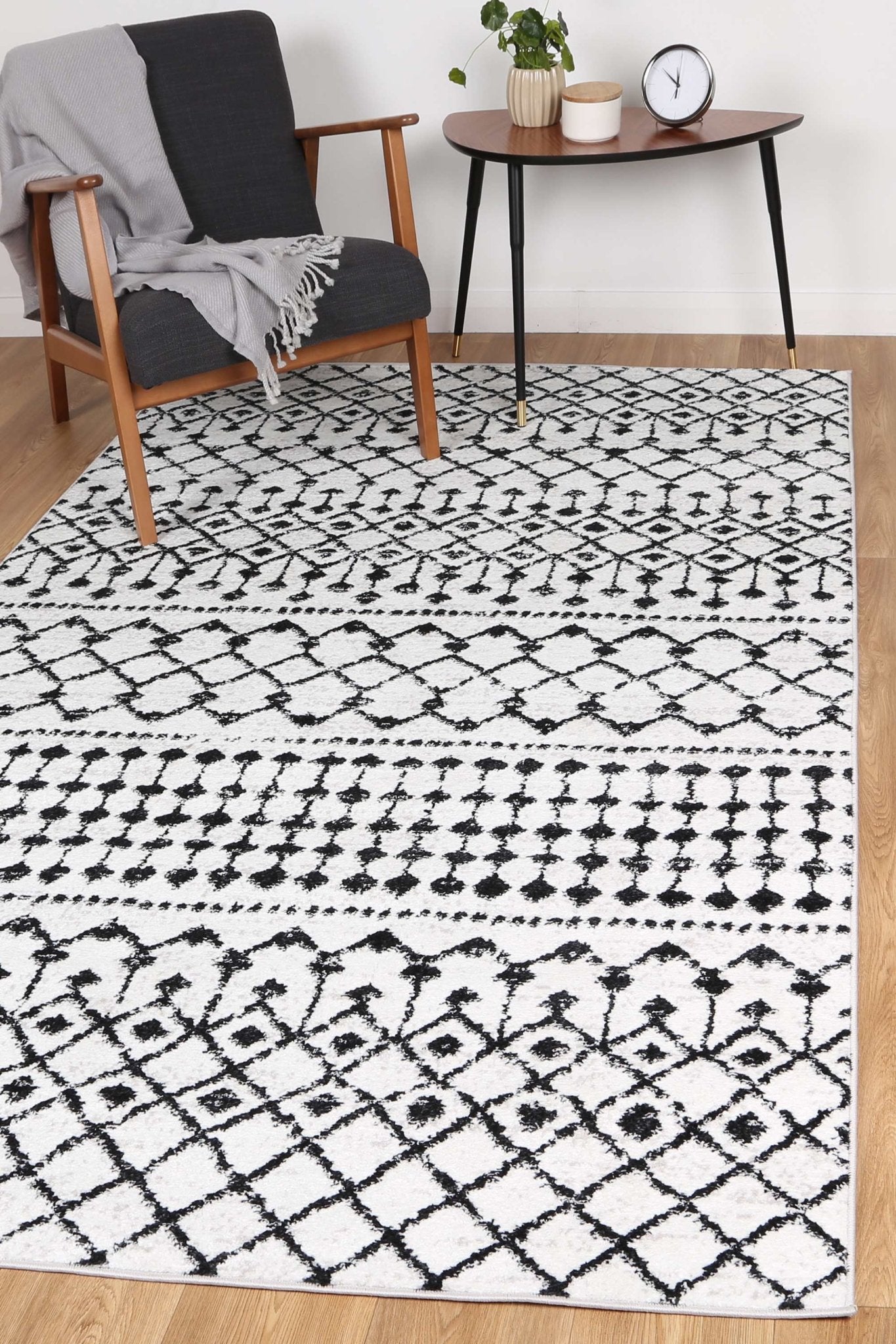 Black & Grey Bergen Nesrin Power Loomed Rug - Nova Rugs