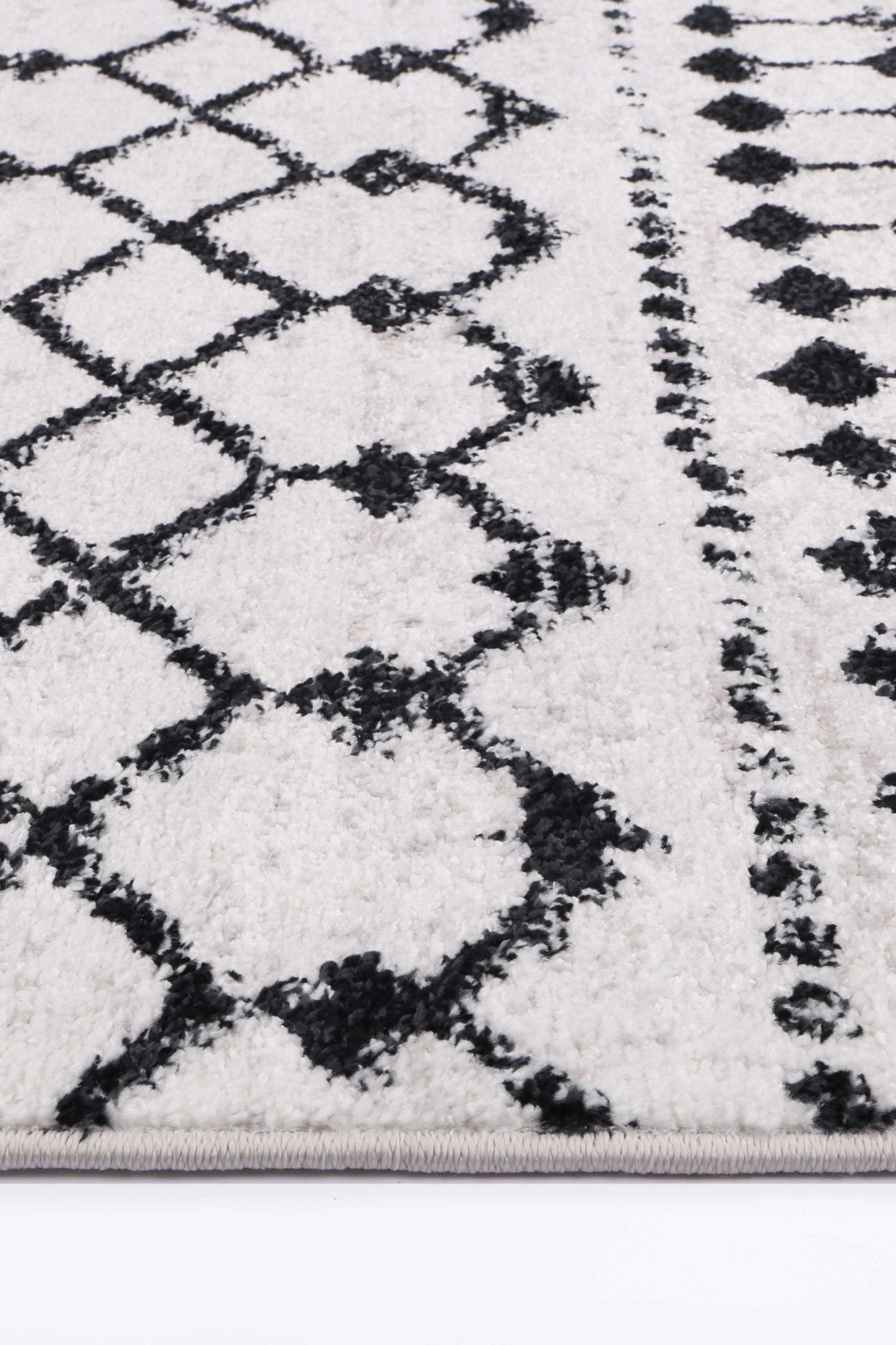 Black & Grey Bergen Nesrin Power Loomed Rug - Nova Rugs