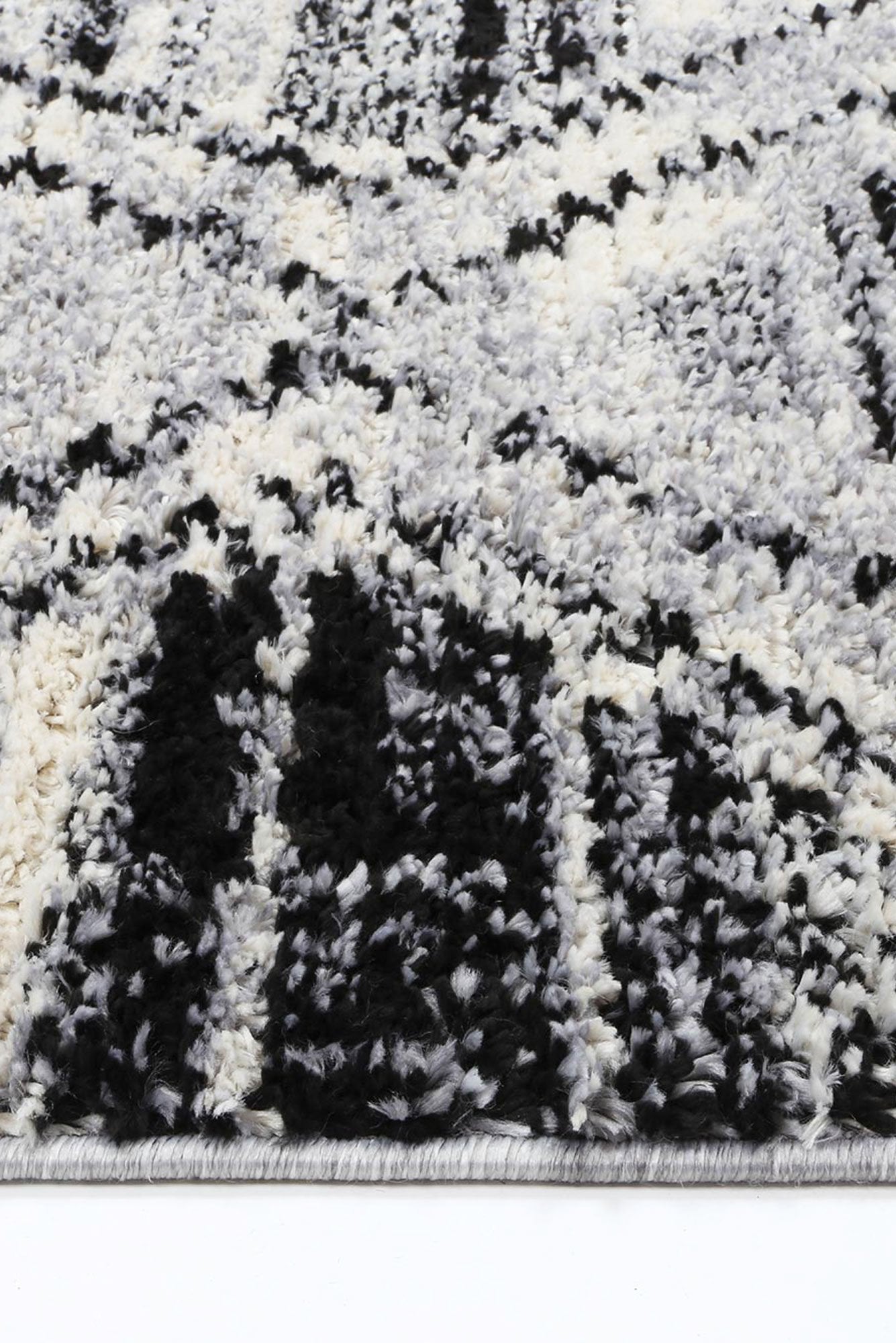 Black Myk Diamond Rug - Nova Rugs