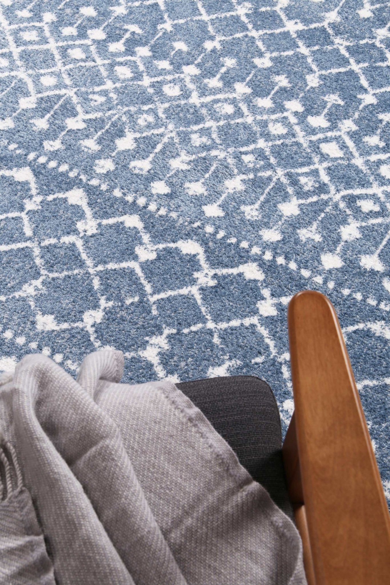 Blue & White Bergen Cennet Power Loomed Rug - Nova Rugs