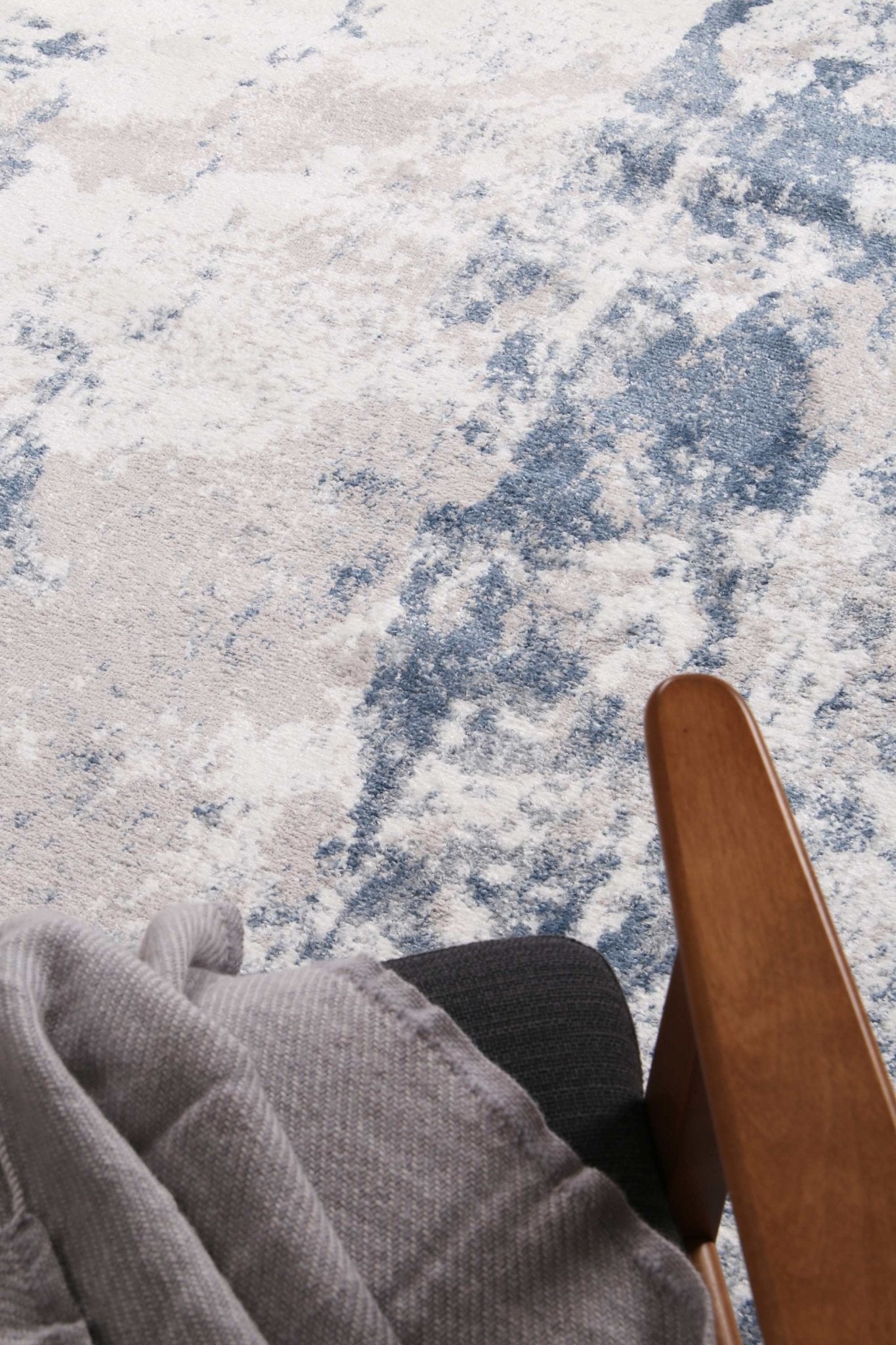 Ermina Modern Abstract Blue Rug - Nova Rugs