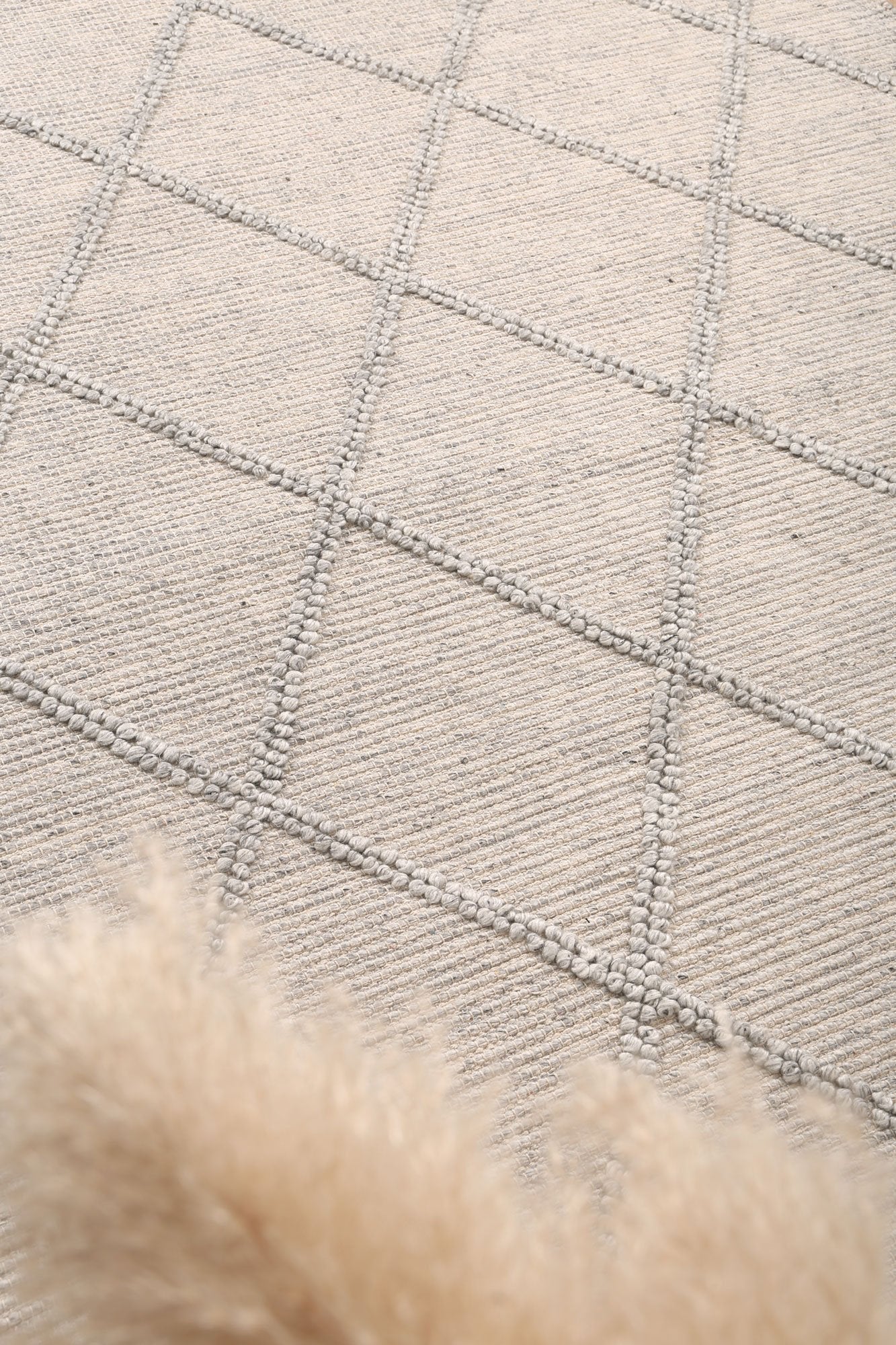 Grey Harsha Hand-Tufted Wool-Blend Rug - Nova Rugs