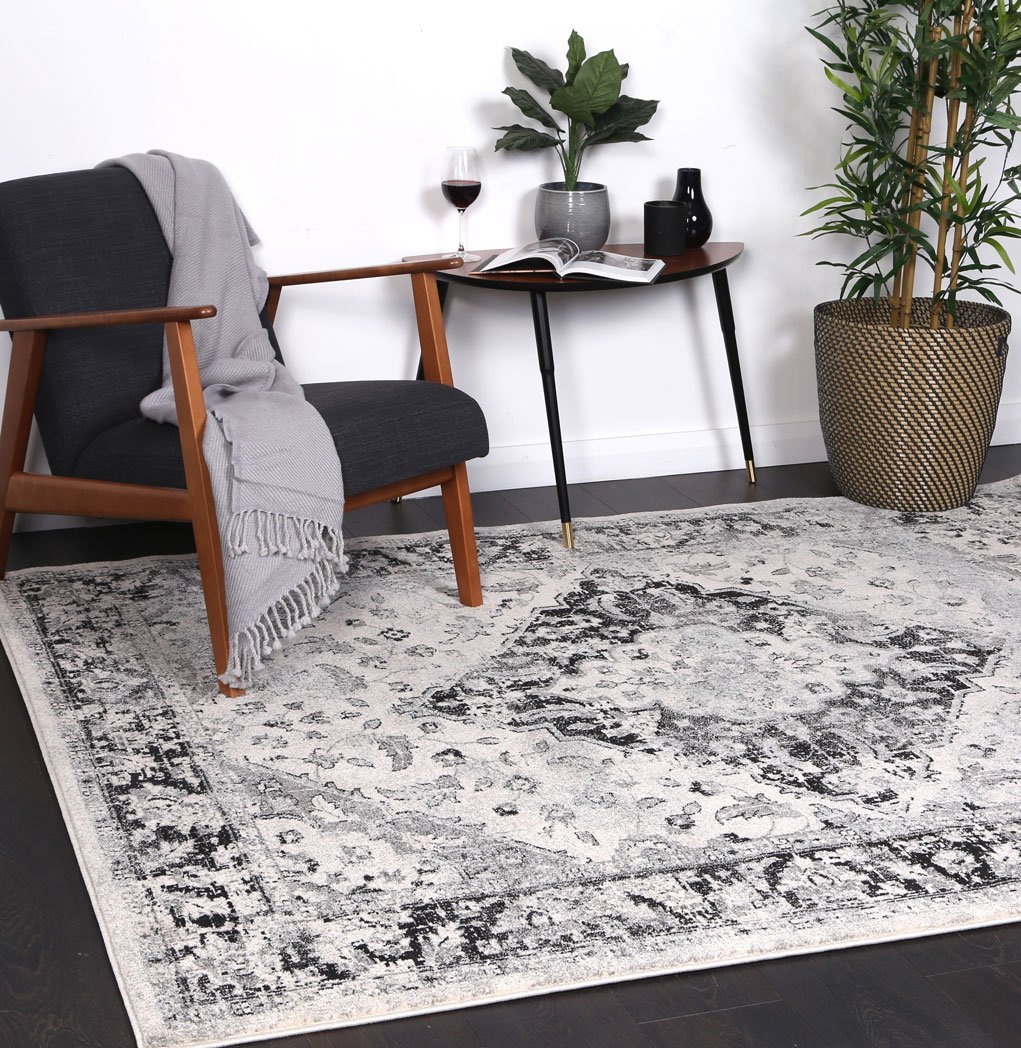 Grey & White Delicate Traditional Rug - Nova Rugs