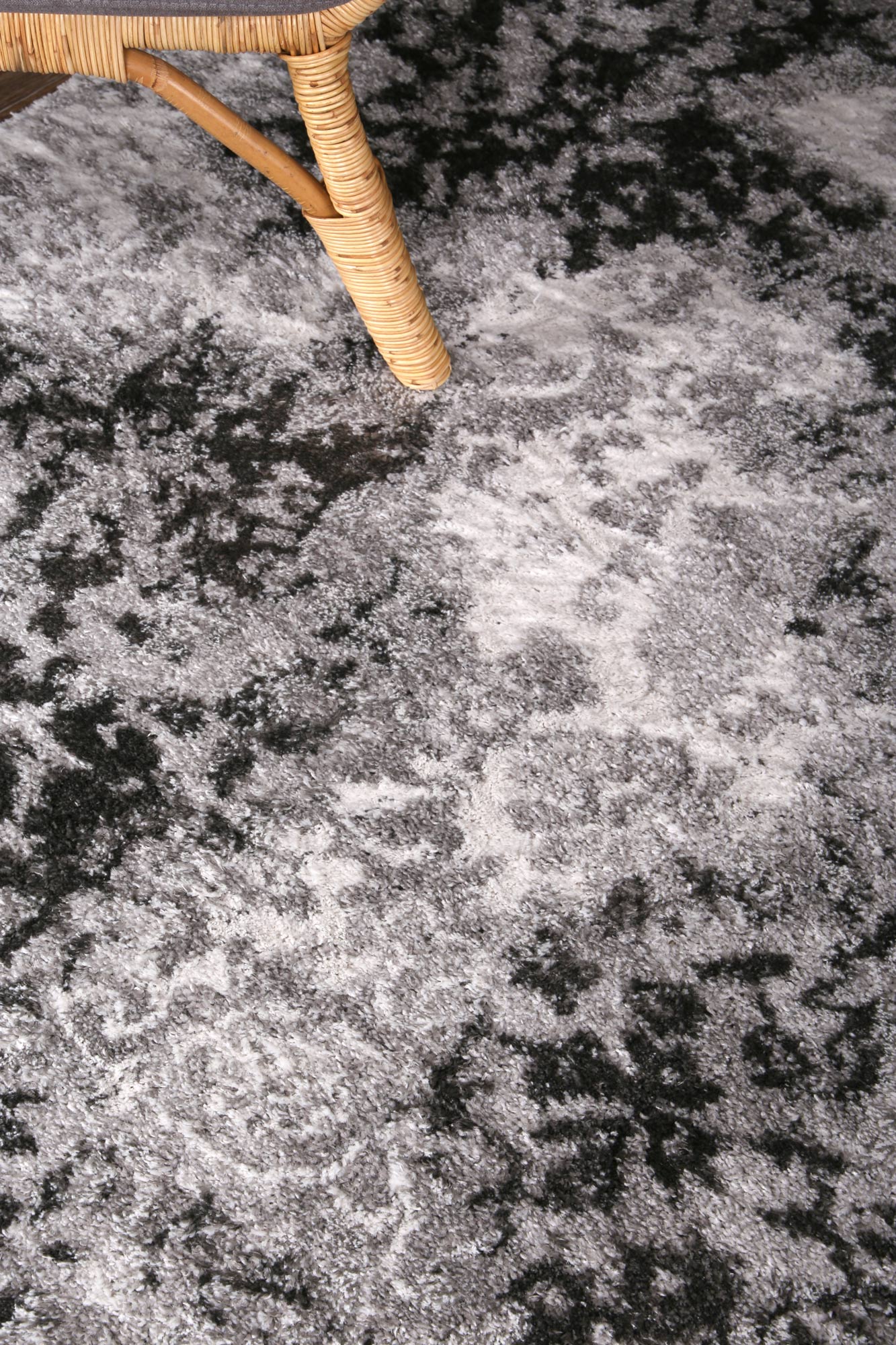 Yuzil Dark Grey Transitional Rug - Nova Rugs
