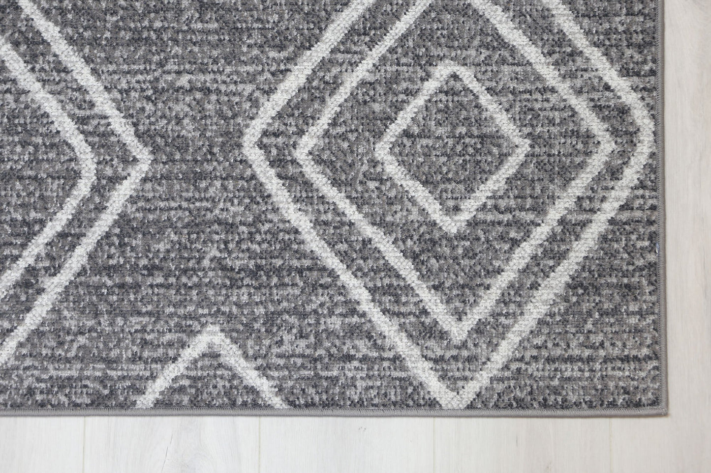 Deangelo Indoor/Outdoor Rug, Charcoal - Nova Rugs